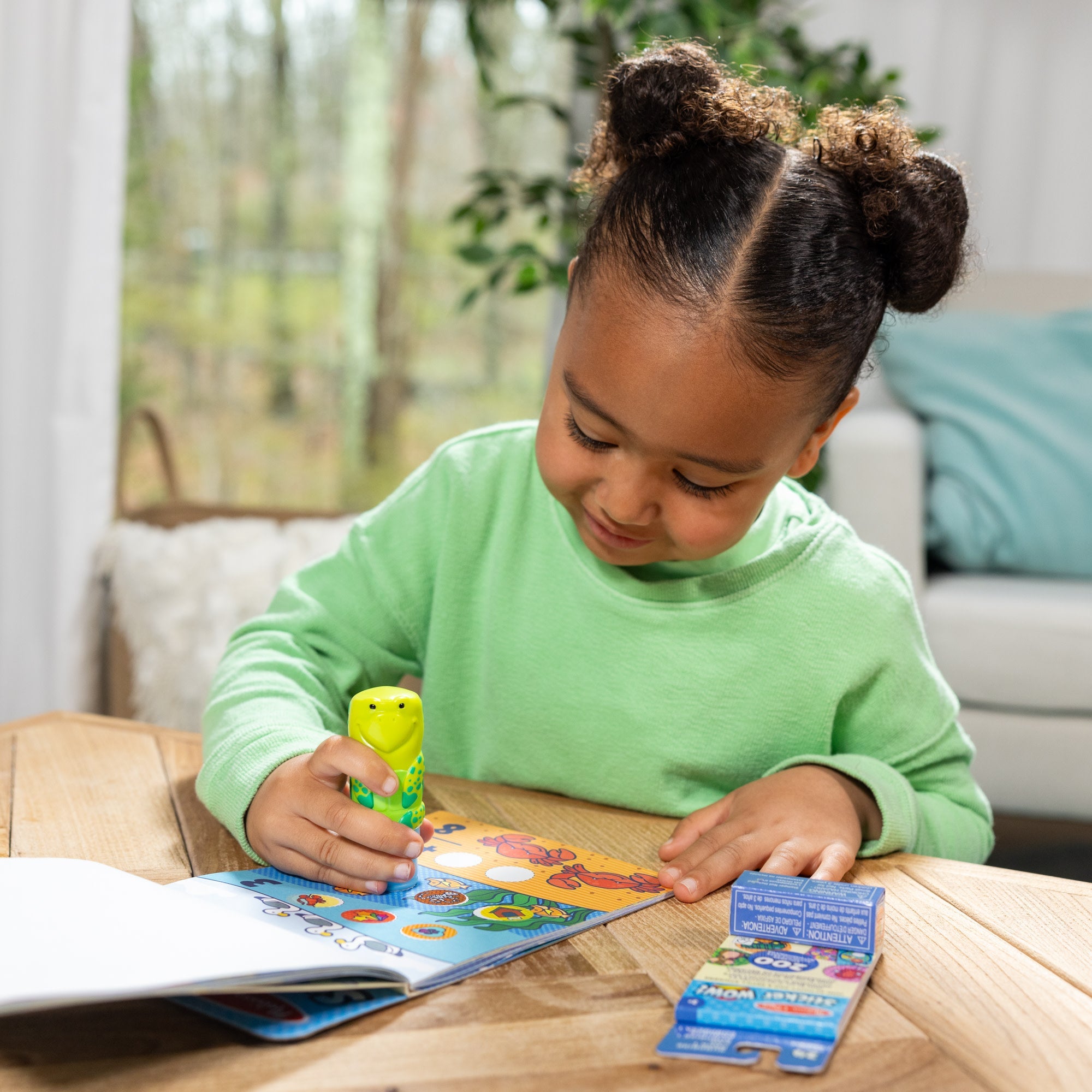 Sticker WOW!™ Sea Turtle Bundle: Activity Pad & Sticker Stamper + Mini Activity Pad and 200 Refill Stickers