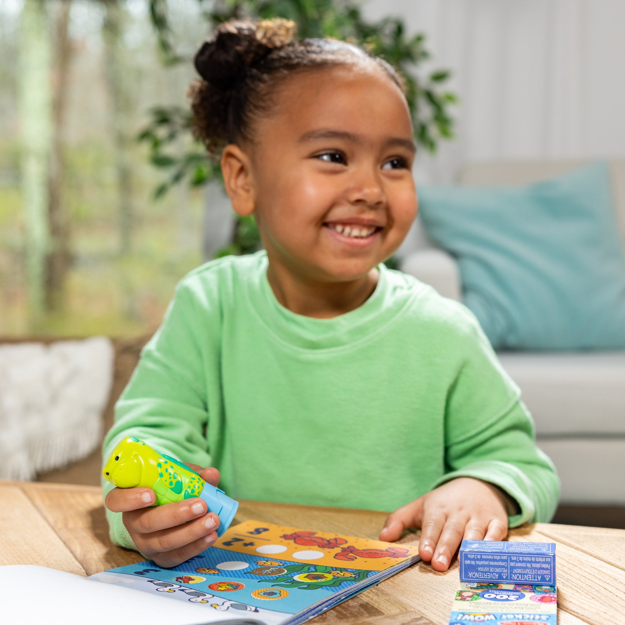 Sticker WOW!™ Sea Turtle Bundle: Activity Pad & Sticker Stamper + Mini Activity Pad and 200 Refill Stickers