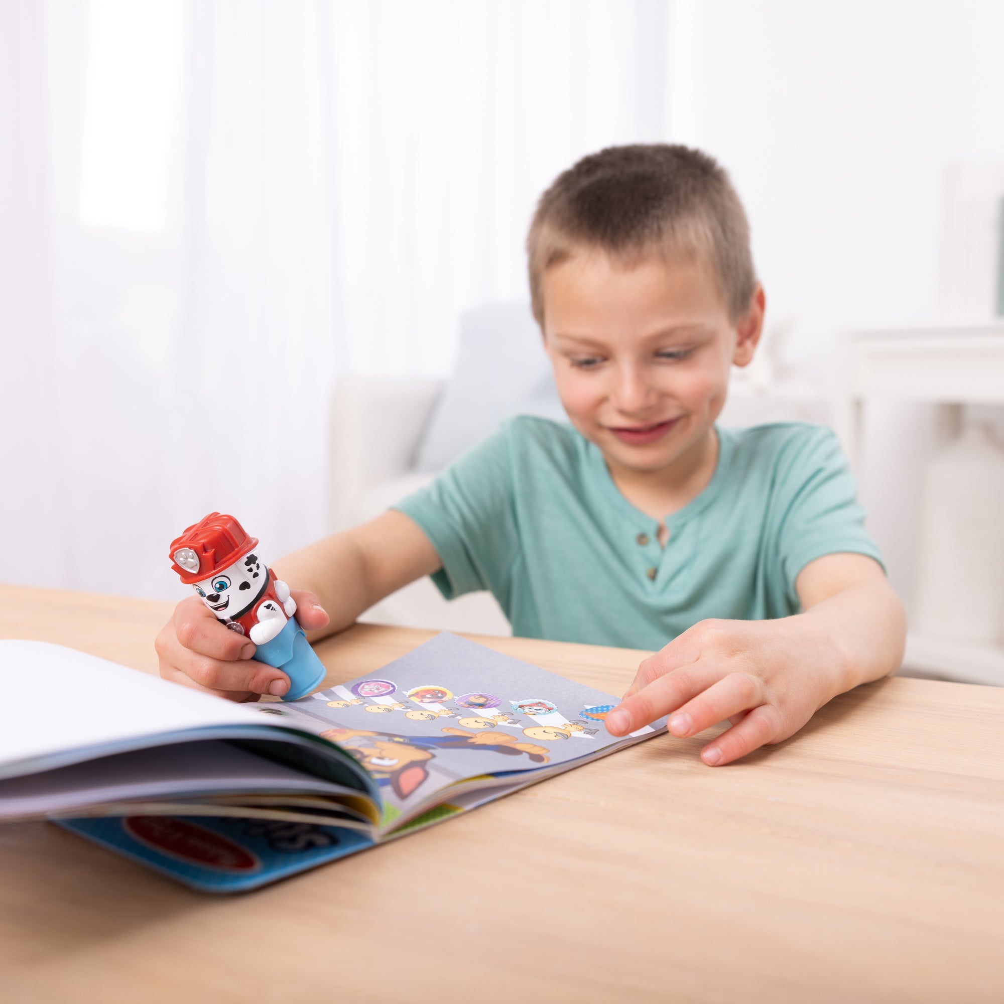 Sticker WOW!™ PAW Patrol Marshall Bundle: Activity Pad & Sticker Stamper + Mini Activity Pad and 200 Refill Stickers