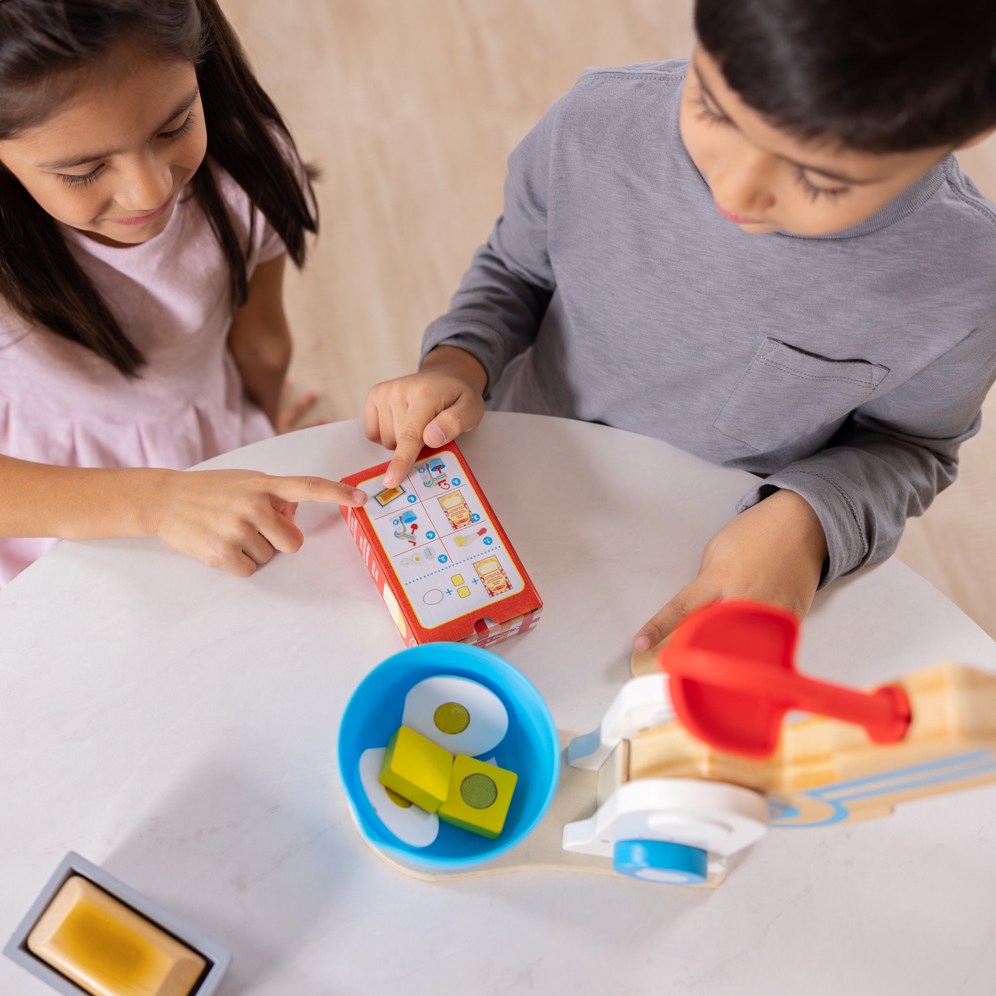Wooden Make-a-Cake Mixer Set