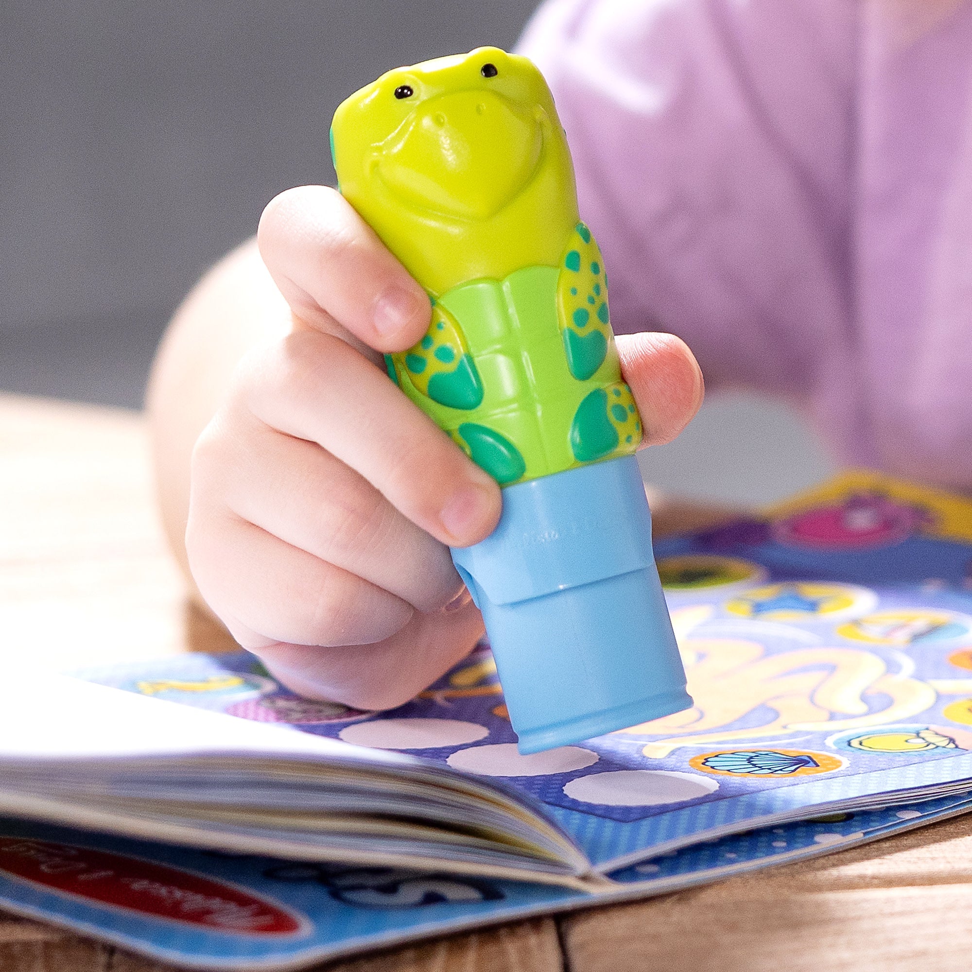 Sticker WOW!™ Activity Pad & Sticker Stamper - Sea Turtle