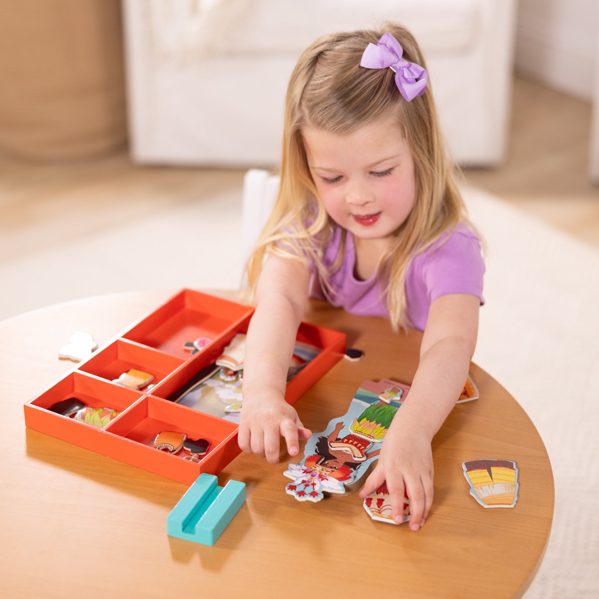 Disney Princess Moana Wooden Magnetic Dress-Up Play Set