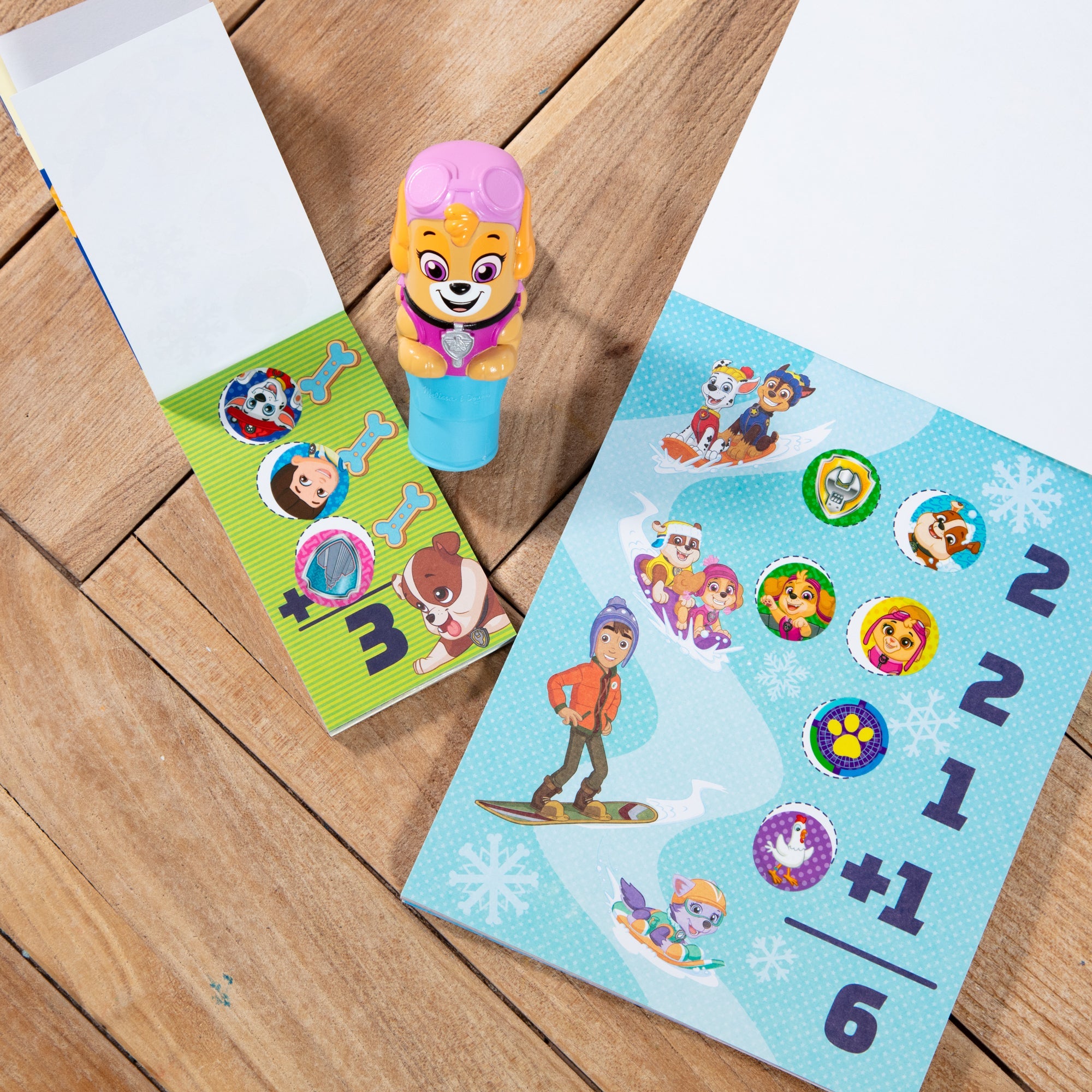 Sticker WOW!™ PAW Patrol Skye Bundle: Activity Pad & Sticker Stamper + Mini Activity Pad and 200 Refill Stickers