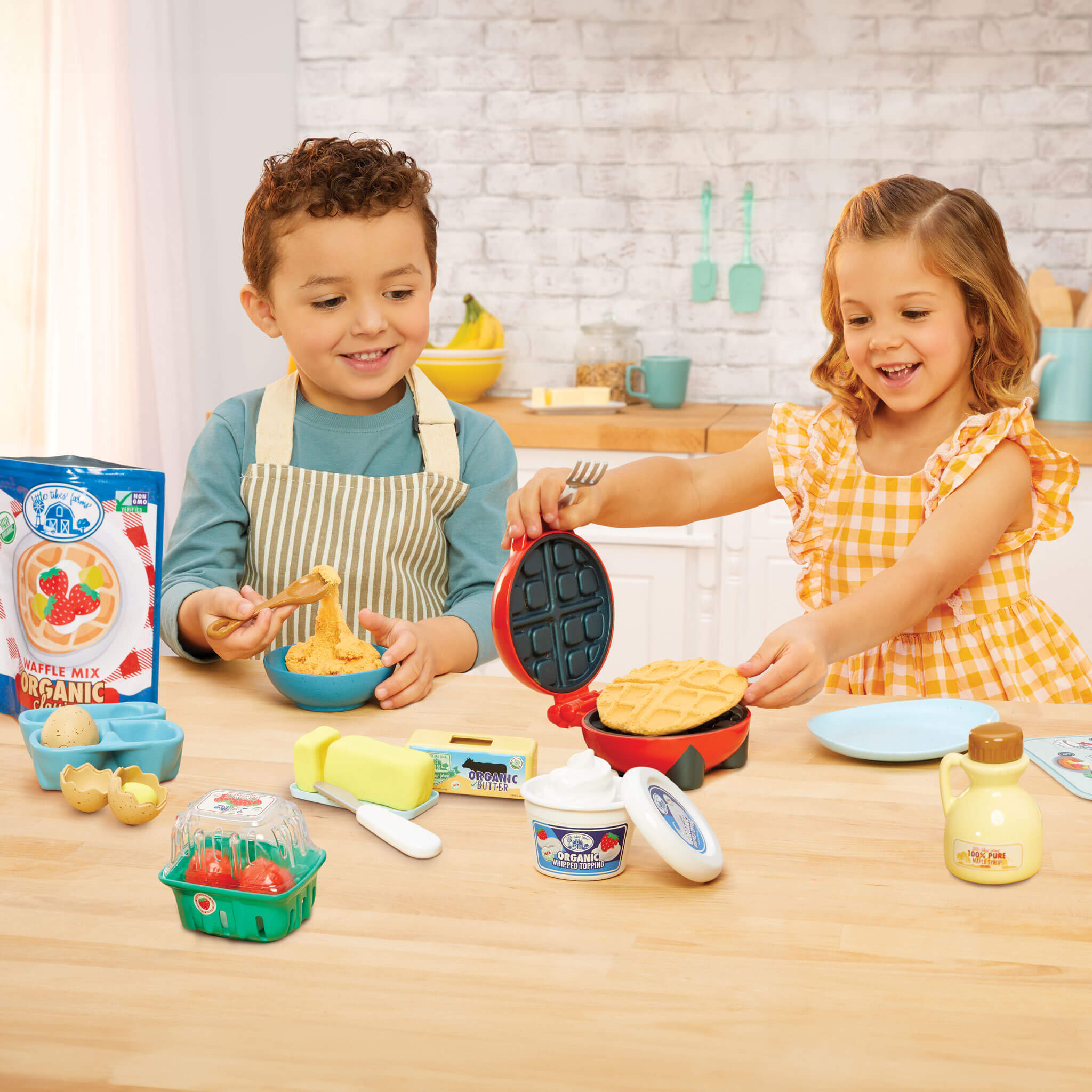 Creative Chefs™ Waffle Kit – Breakfast Playset with Functional Waffle Maker