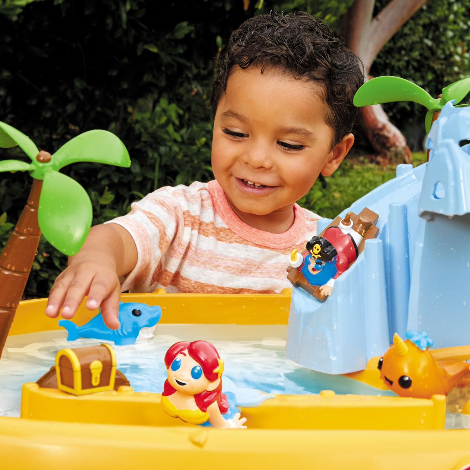 Island Wavemaker™ Water Table
