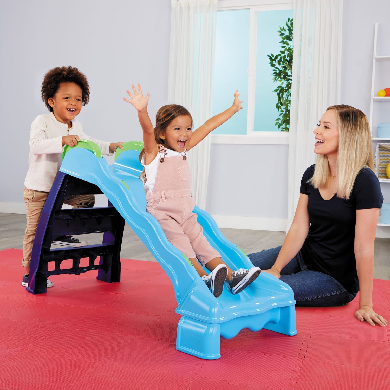 2-in-1 Indoor-Outdoor Slide with Water Spraying Jets