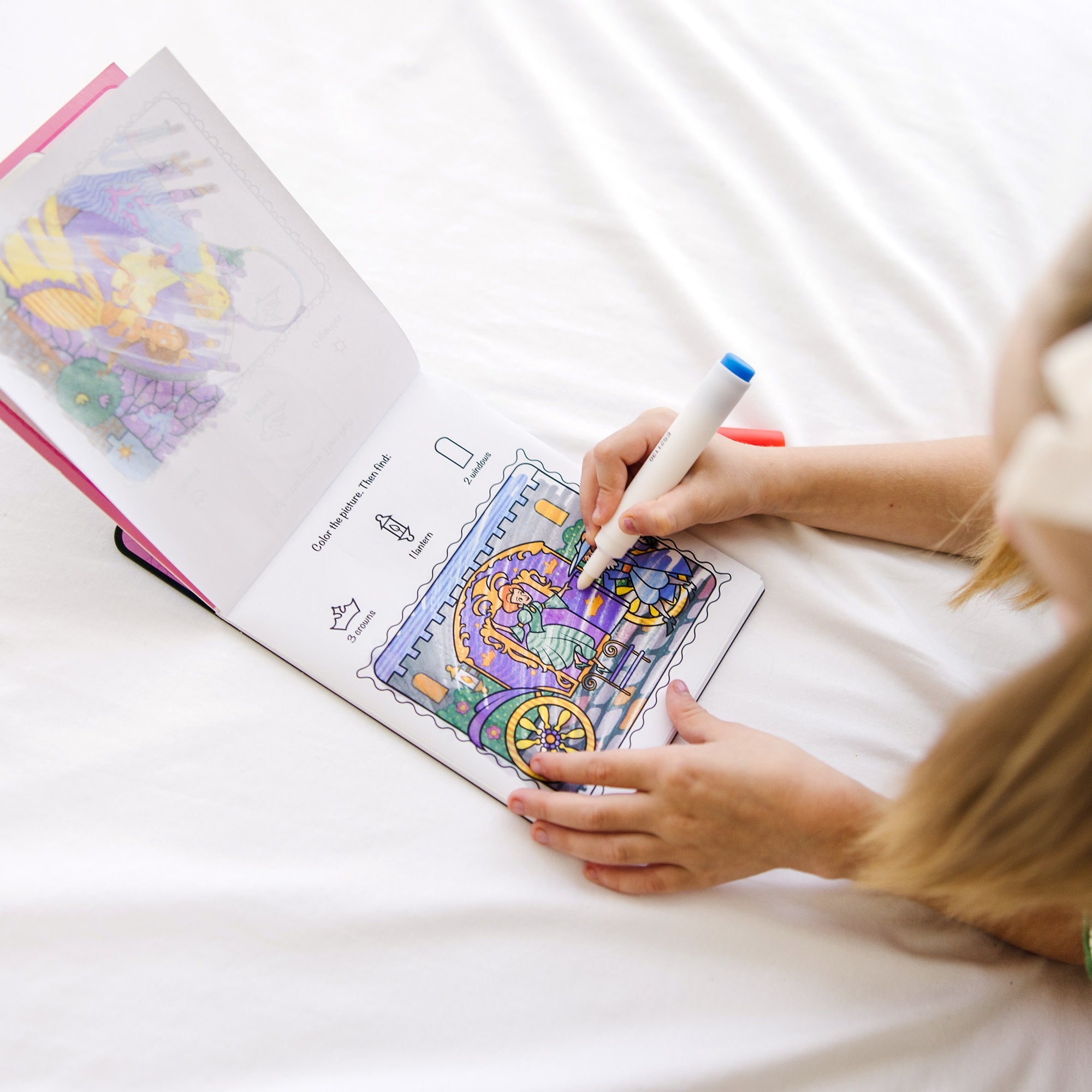 On the Go™ ColorBlast Color Reveal Pad – Princess