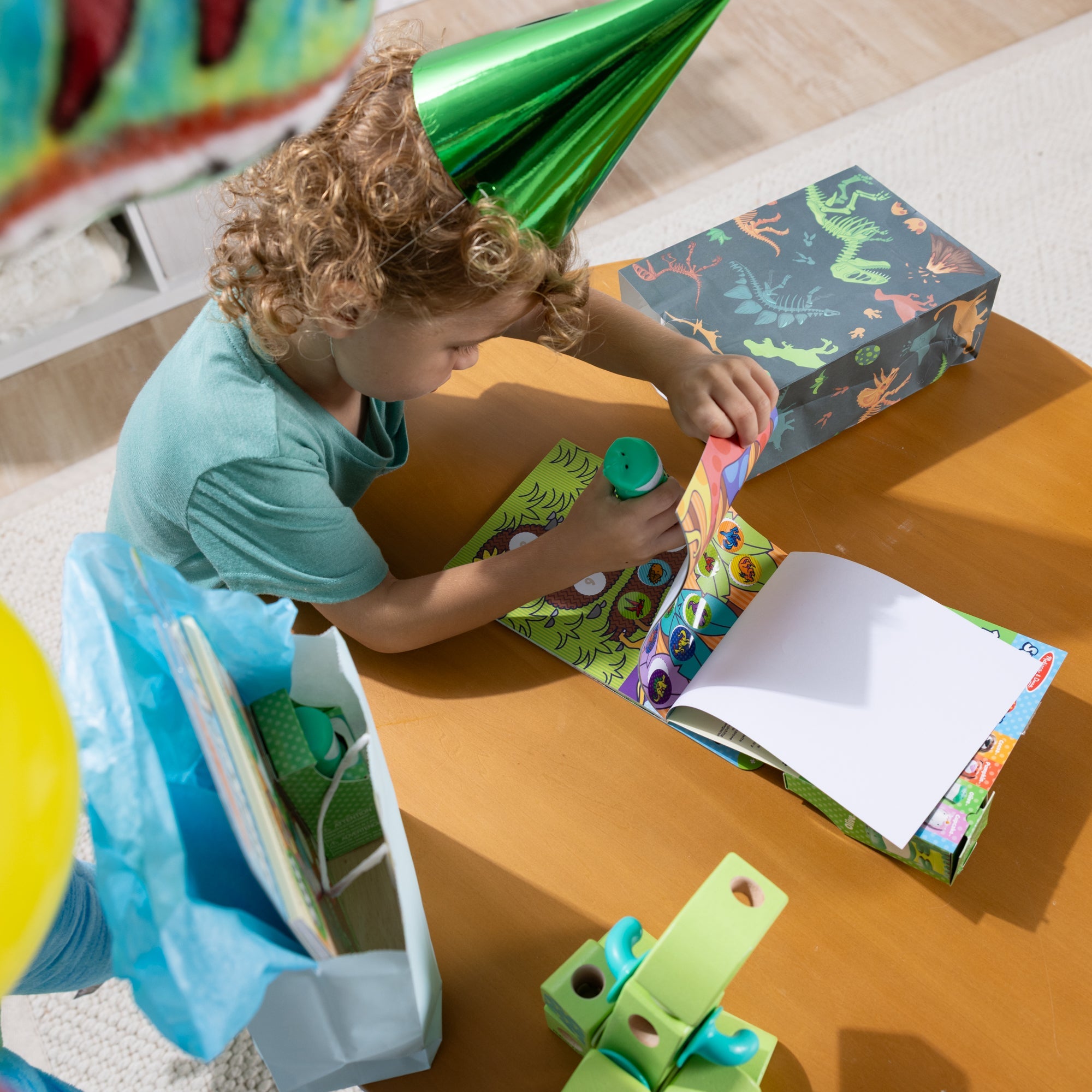 Sticker WOW!® Activity Pad & Sticker Stamper 12-PACK  - Dinosaur